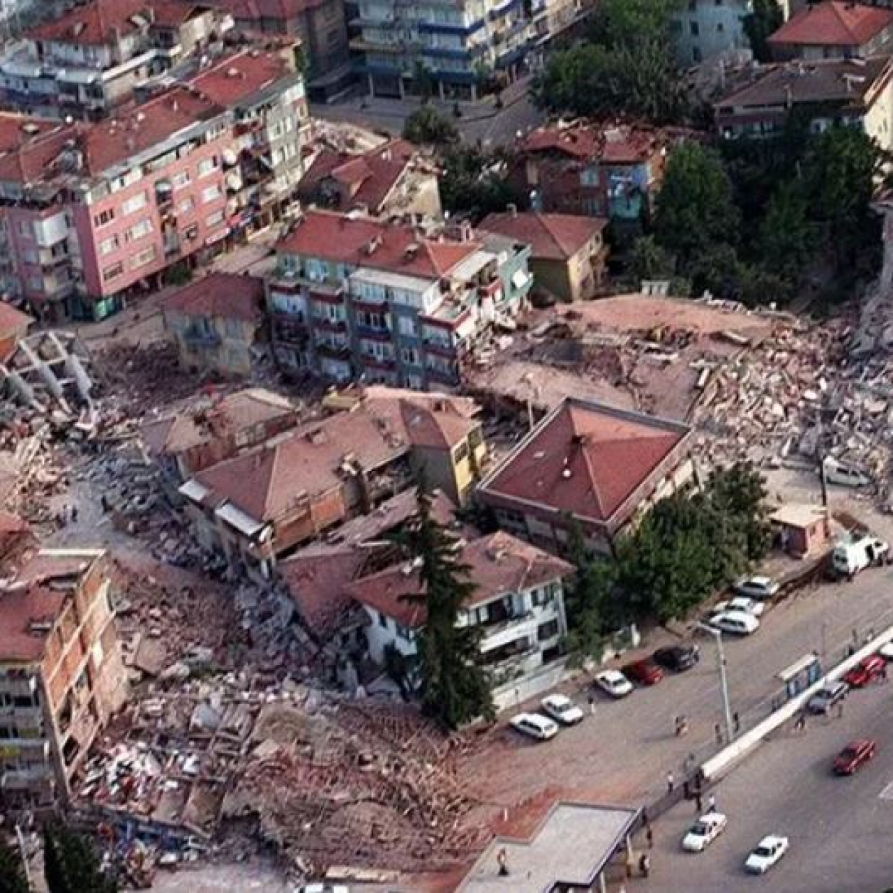 17 Ağustos depremi ne zaman oldu? haber görseli