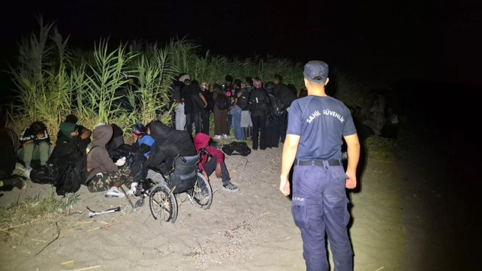 İzmir'de 62 düzensiz göçmen yakalandı: 1 gözaltı
