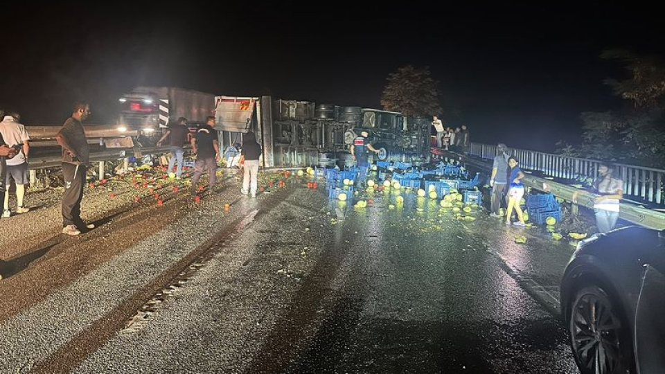 Manisa'da 4 araçlık zincirleme kaza: 7 yaralı