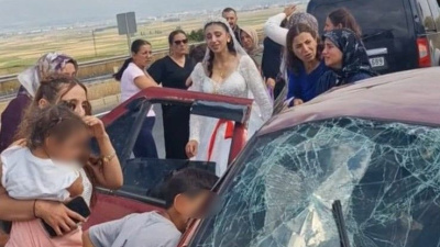 Düğün konvoyunda kaza! 2 kişi öldü!