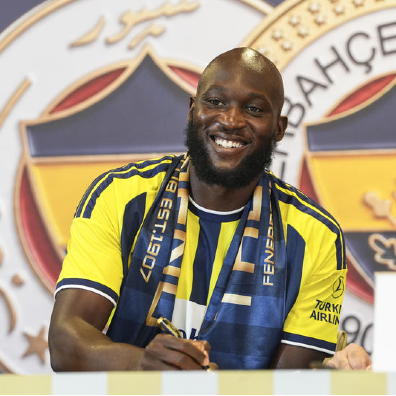 Fenerbahçe, Romelu Lukaku'yu UEFA listesine ekledi
