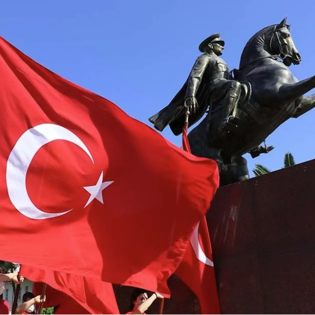 30 Ağustos resmi tatil mi?