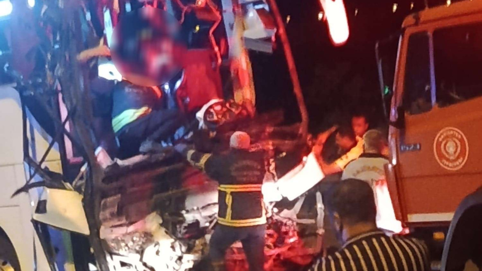 TAG otoyolunda kaza: 2 ölü, 17 yaralı!