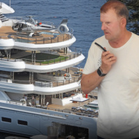 450 milyon dolarlık mega yatta tatil
