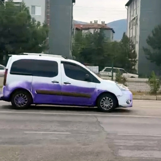 Yola dökülen boya, tepkime sonucu ortaya çıkmış!