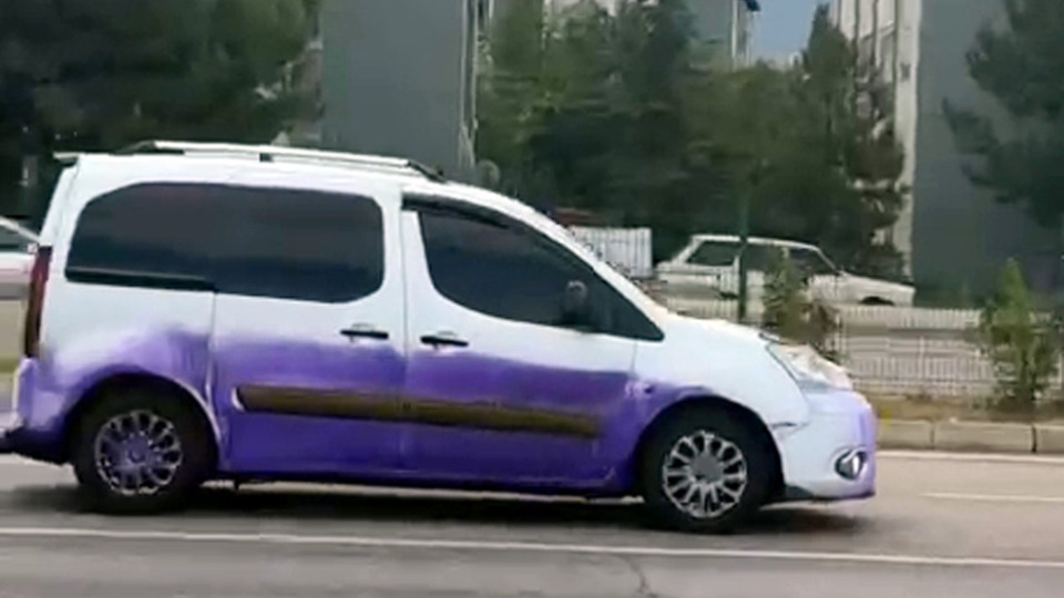 Yola dökülen boya, tepkime sonucu ortaya çıkmış!