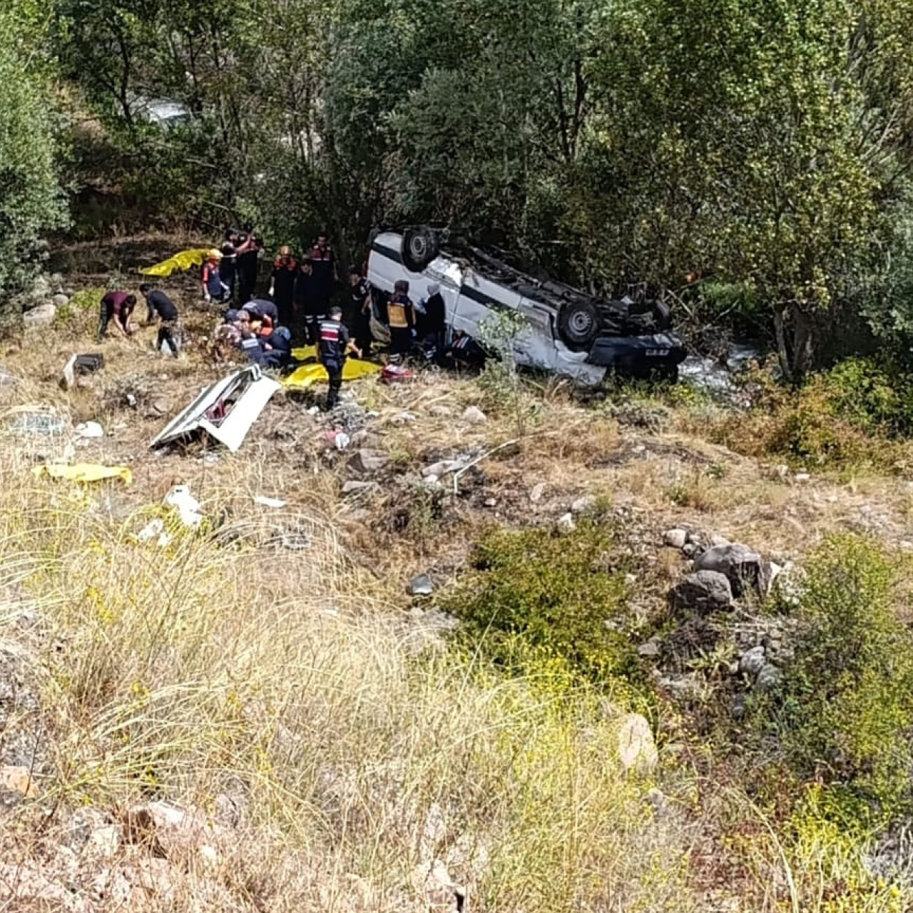 Katliam gibi kaza! 4 ölü, 10 yaralı! haber görseli