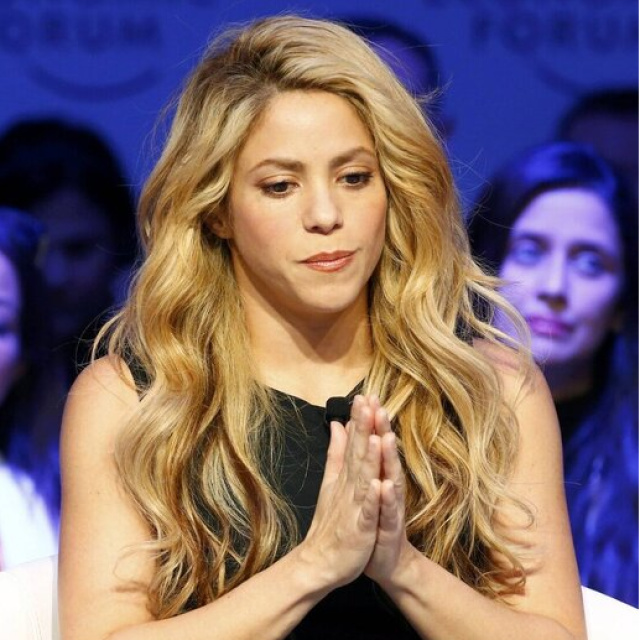 Shakira'dan ülkesine destek