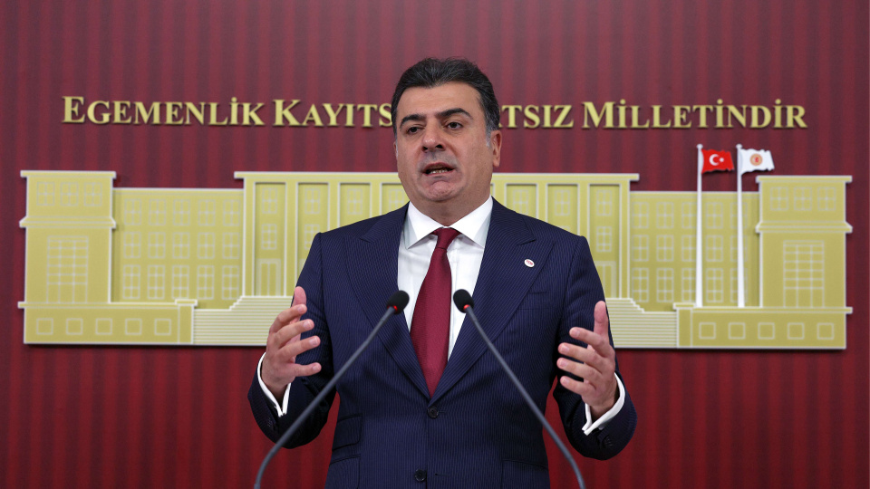 Yeni Partili Emre kongre takvimini açıkladı