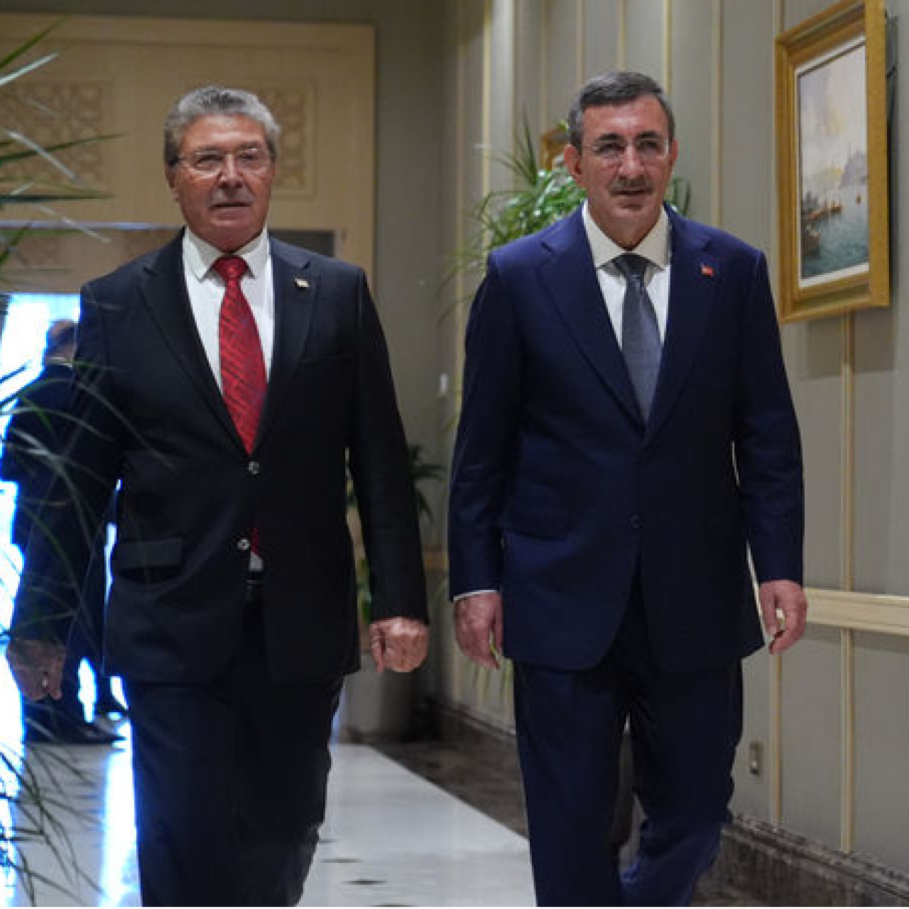 KKTC Fiber Projesi'ne ilişkin ek protokol imzalandı