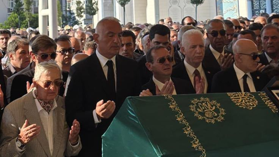 Bakan Ersoy'dan Altınkılıç'a veda