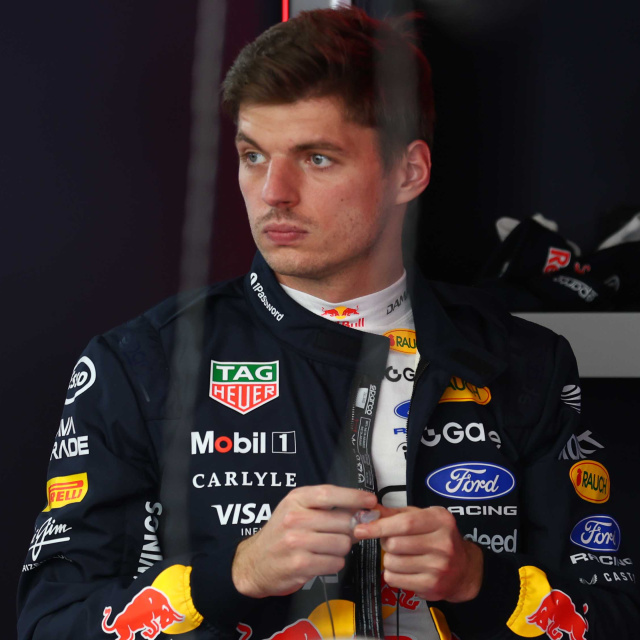 Verstappen imzayı attı!
