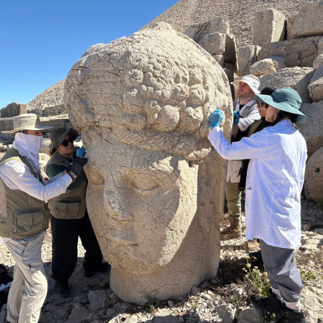 Nemrut’un dev heykellerine 5 yıllık koruma kalkanı