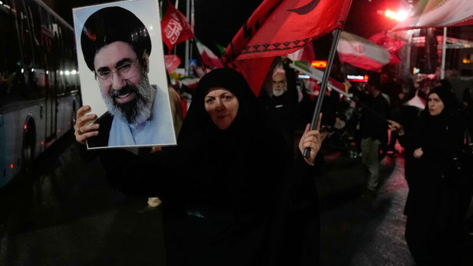 Mücteba Hamaney ortada yok, 'eski kurtlar' görevde