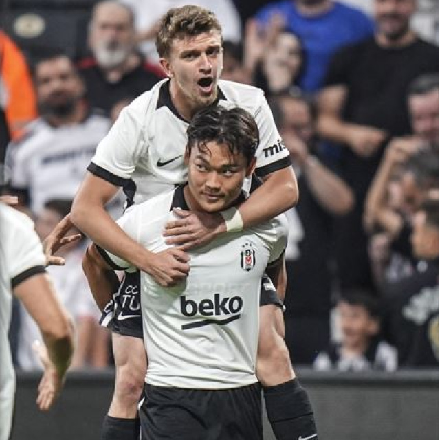 Kartal tura kanat çırptı!
