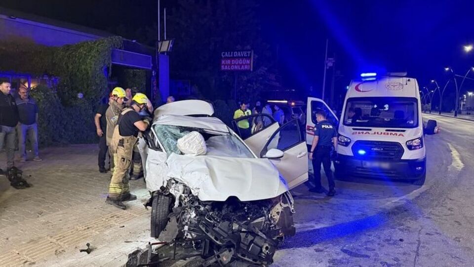 Bursa'da feci kaza: 2 ölü, 2 yaralı