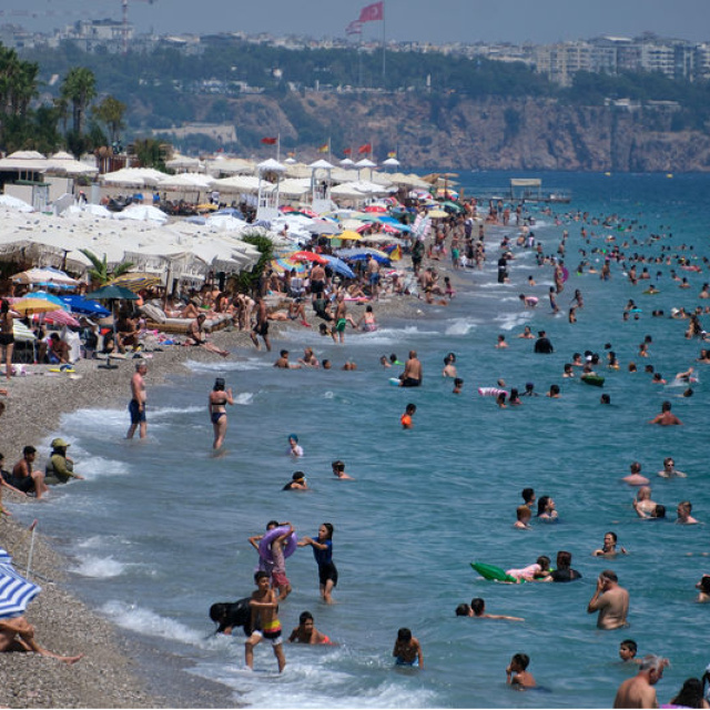 Sıcaklıklar mevsim normalleri üzerinde