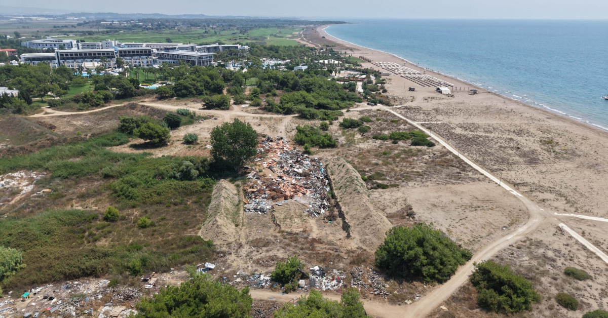 Kumulları kazıp çöplük yaptılar: 5 yıldızlı otelin 'Kaplumbağa Dostu' sertifikası iptal edildi