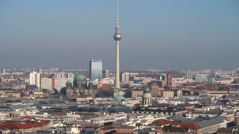 İddia: Berlin'de gizli silah deposu bulundu