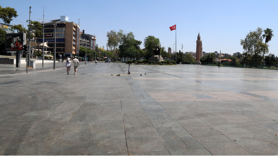 Antalya 40 derece! Sokaklar bomboş!