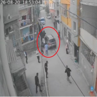Aracı kalabalığın üstüne sürdü