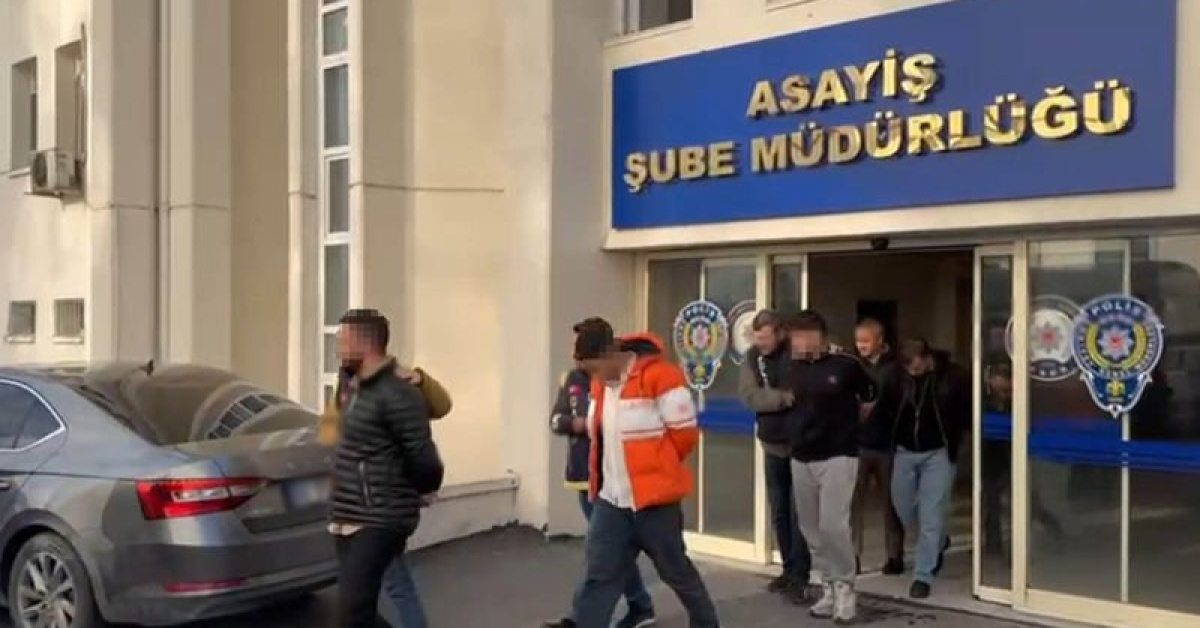 Ankara'da Eğlence Mekanlarına Yapılan Operasyonda 19 Kişi Tutuklandı
