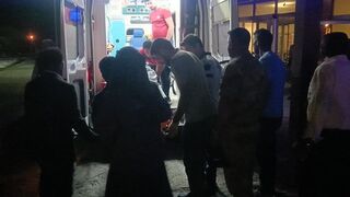 Kolu patoz makinesine sıkışan genç ağır yaralandı