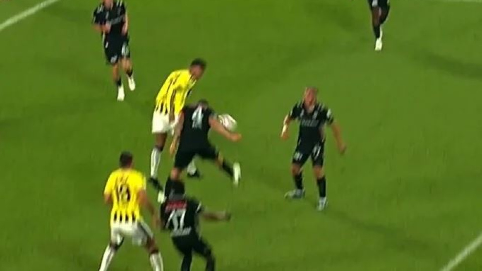Kadıköy'de penaltı VAR!