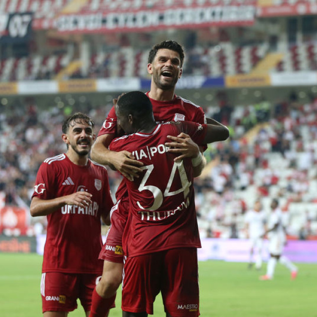 5 gollü maçta kazanan Pendikspor!