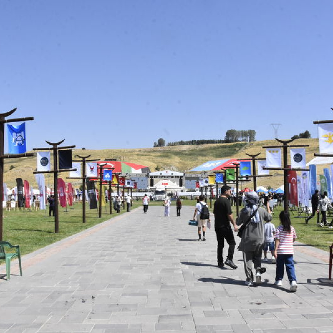Ahlat’ta Tarihin İzleri: Kabine Toplantısı ve Malazgirt Zaferinin 955. Yılı Kutlamaları