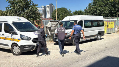 Üzerlerine çelik çatı düştü!