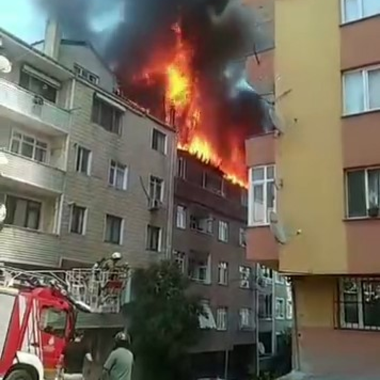 Gaziosmanpaşa’da Dumanın Sessiz Feryadı: Hayat Sonu Bir Yangın