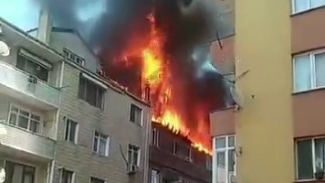 Gaziosmanpaşa'da çatı yangınında can kaybı