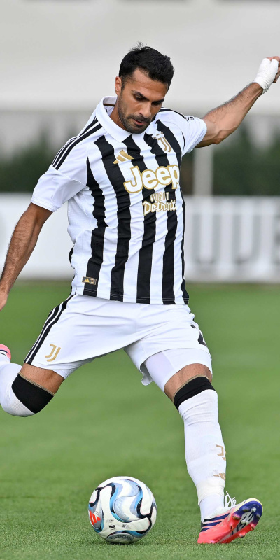 Juventus sezona galibiyetle başladı