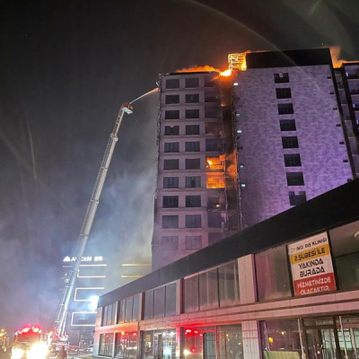 Diyarbakır'da plaza yangını