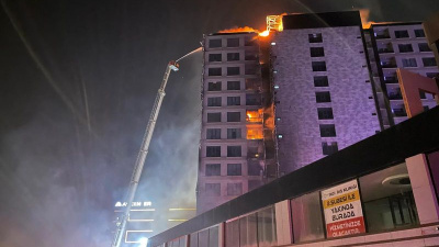 Diyarbakır'da plaza yangını