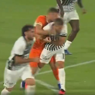 Beşiktaş'tan kırmızı kart isyanı!