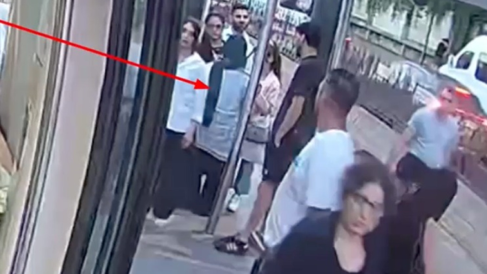 Turistleri hedef alan çete çökertildi!