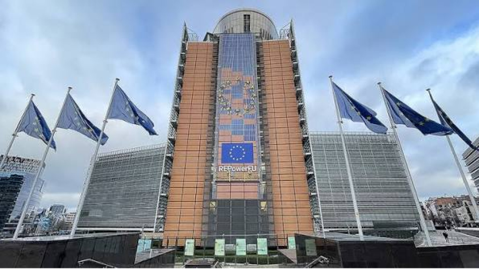 AB'den Ukrayna'ya 6,1 milyar euroluk savunma desteği