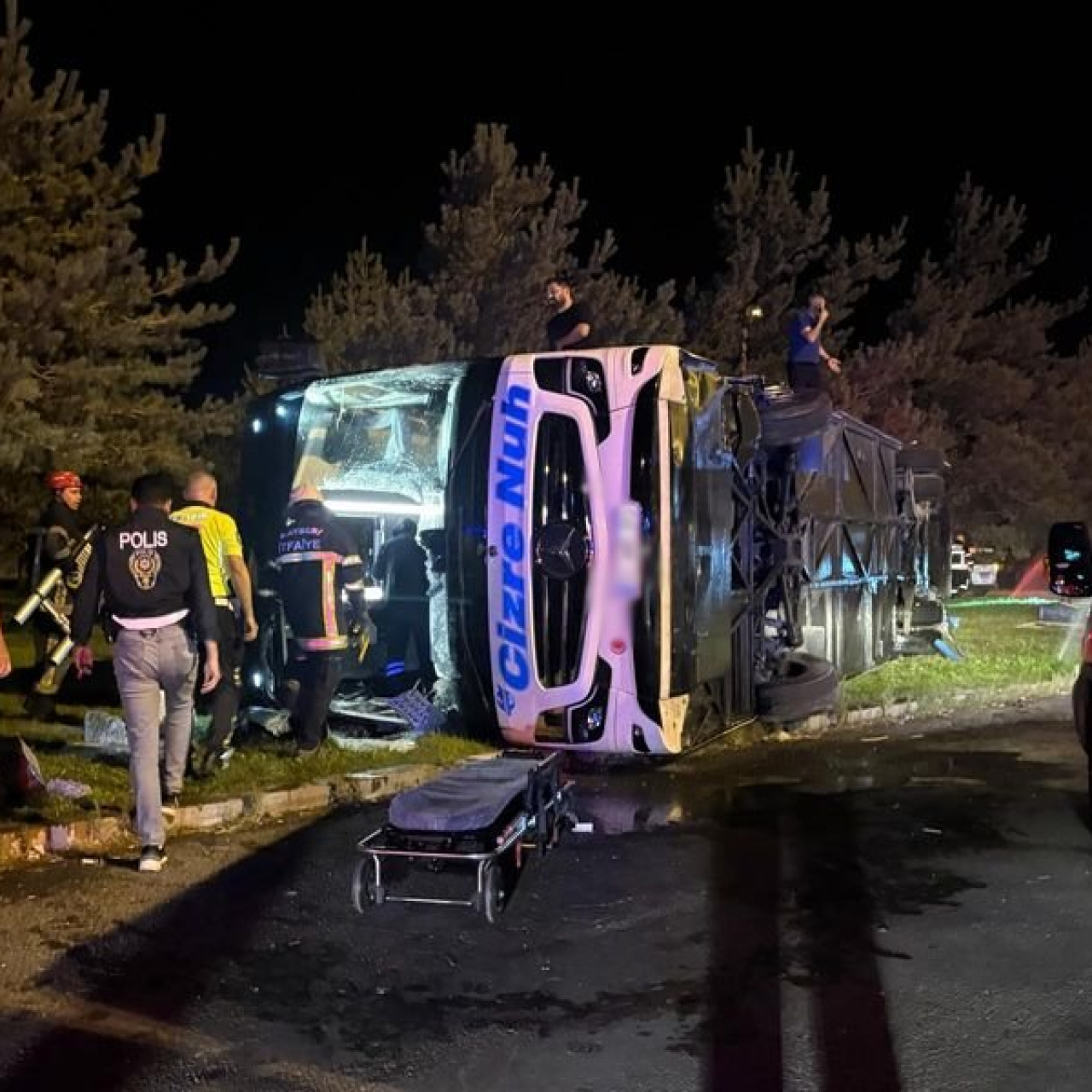 Kayseri'de Ulaşım Hatası: Otobüs ve Tanker Çarpıştı, 35 Yaralı