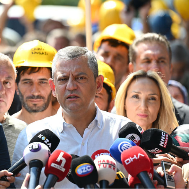 Özgür Özel'den Vahap Seçer mesajı