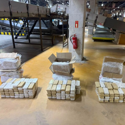 Kargo merkezinde 109 kilogram uyuşturucu ele geçirildi