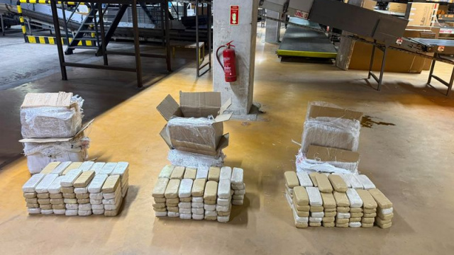 Kargo merkezinde 109 kilogram uyuşturucu ele geçirildi