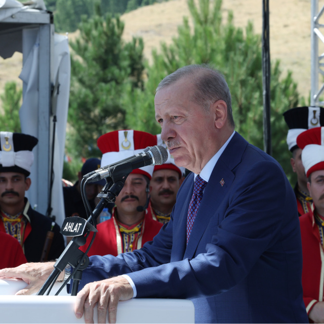 Cumhurbaşkanı Erdoğan'dan Malazgirt'te açıklamalar