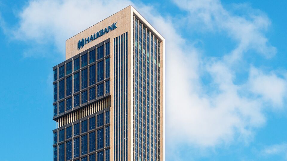 Halkbank'a 1,1 milyar dolarlık yeni kaynak