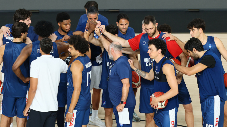 Anadolu Efes 2026–2027 sezonunu açtı!