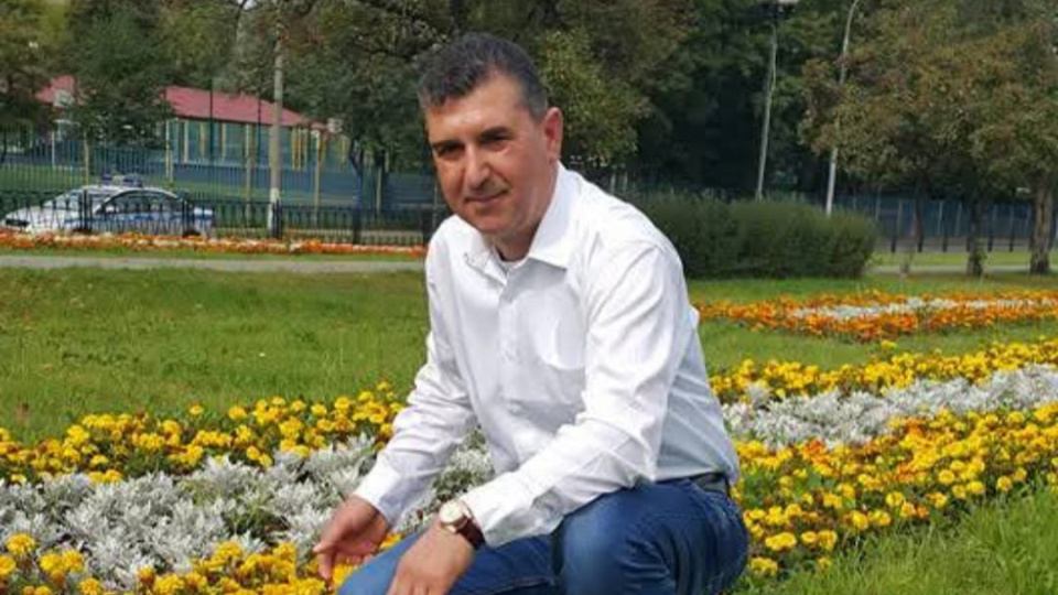 Komşusu, eski muhtarı öldürdü