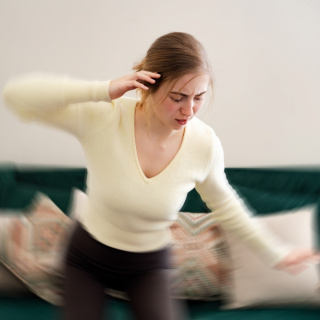 Baş dönmesi ve mide bulantısı kalp krizi belirtisi mi?