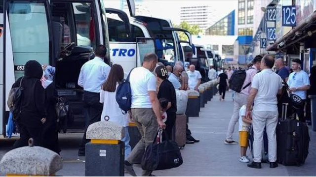 Otobüslerde yoğunluk arttı, kaptan şoför açığı büyüyor