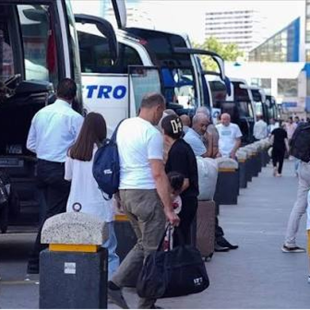 Otobüslerde yoğunluk arttı, kaptan şoför açığı büyüyor